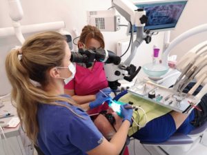 endodoncja mikroskopowa - leczenie kanałowe pod mikroskopem kraków nowa huta