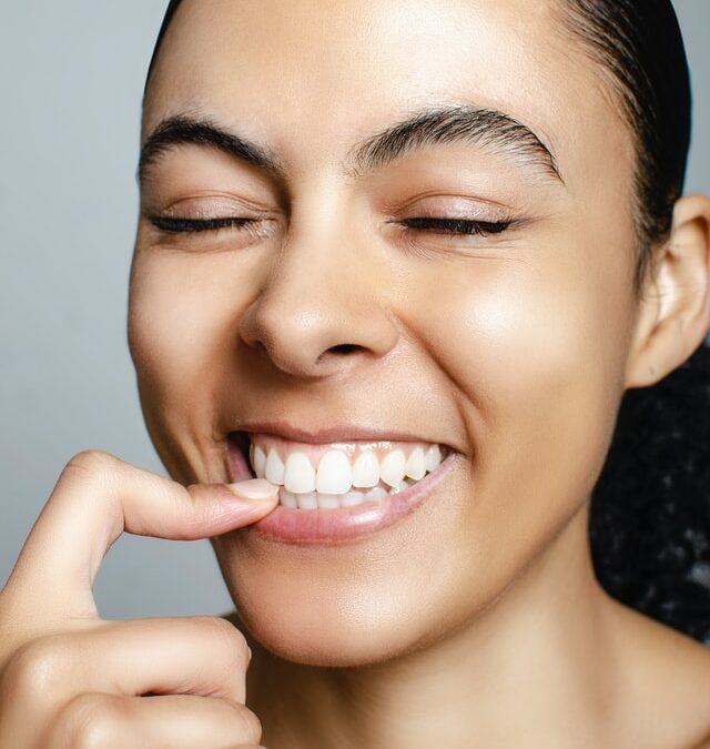 Dlaczego nitkowanie zębów jest ważne?